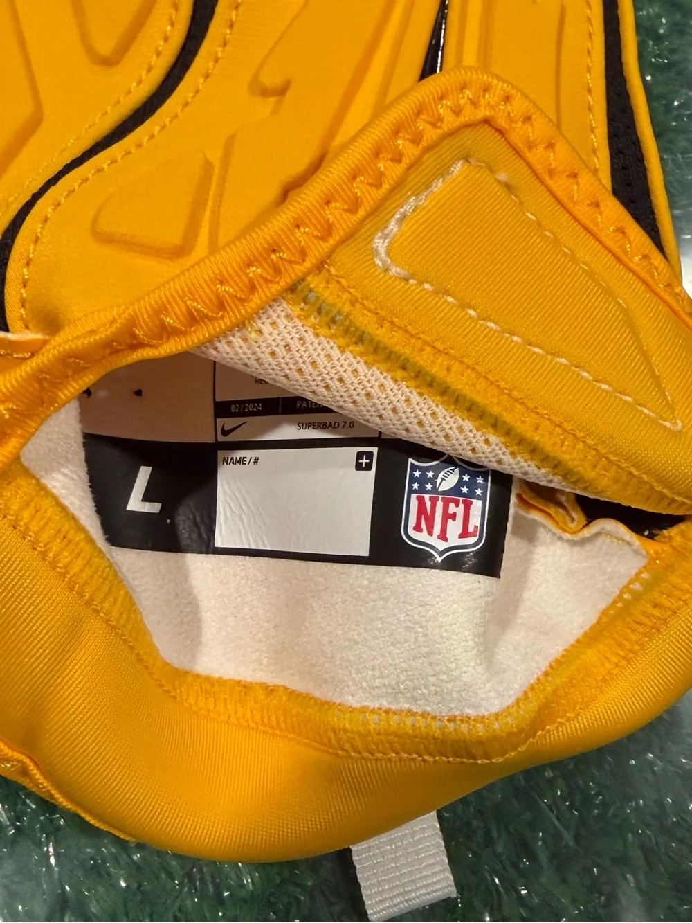 NEW NFL NIKE SUPERBAD 7.0 PADDED WR FOOTBALL GLOVES COMBO